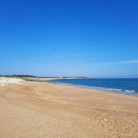 2 Stars - Dans De Loisirs Holiday home *