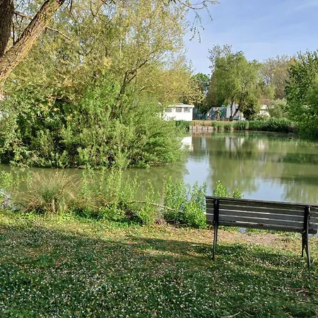2 Stars - Dans De Loisirs Holiday home
