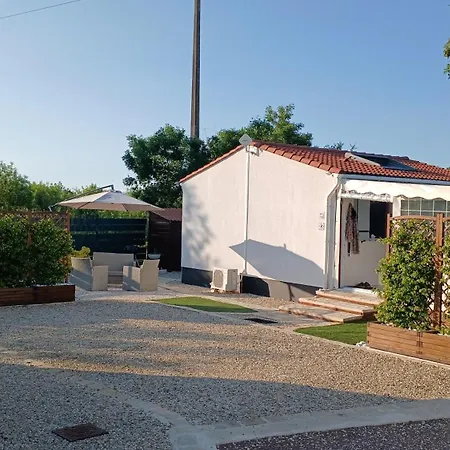 2 Stars - Dans De Loisirs Holiday home